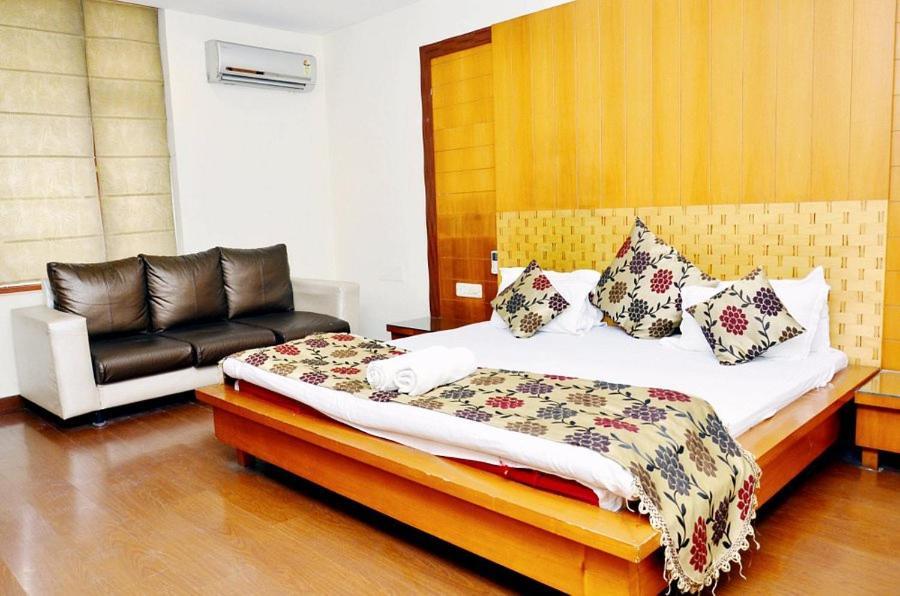 Hotel Mandakini Plaza Kanpur Esterno foto