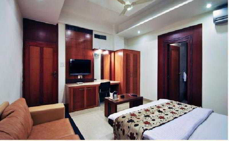 Hotel Mandakini Plaza Kanpur Esterno foto